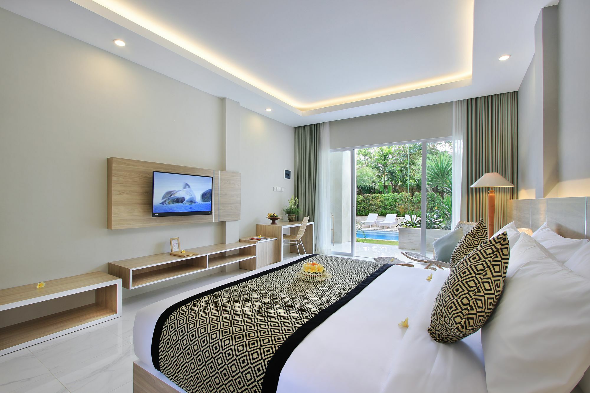 Tapa Tepi Kali Canggu